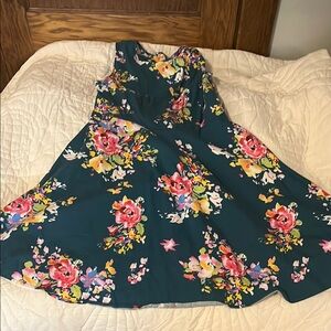 Floral Sleeveless Mini Dress - Green